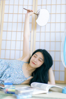 美女裸体免费裸露双奶视频